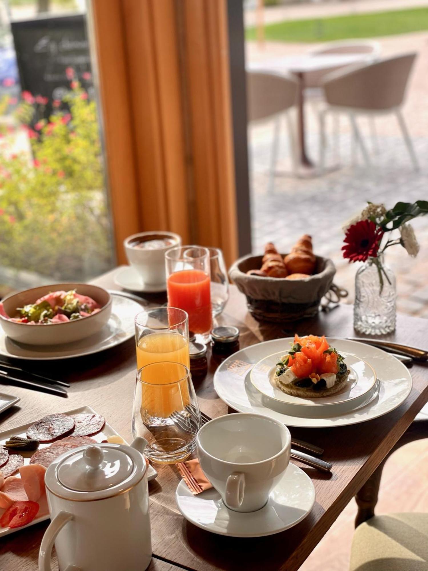 Domaine Du Roncemay - Hotel, Restaurants, Spa & Golf Aillant-sur-Tholon Zewnętrze zdjęcie