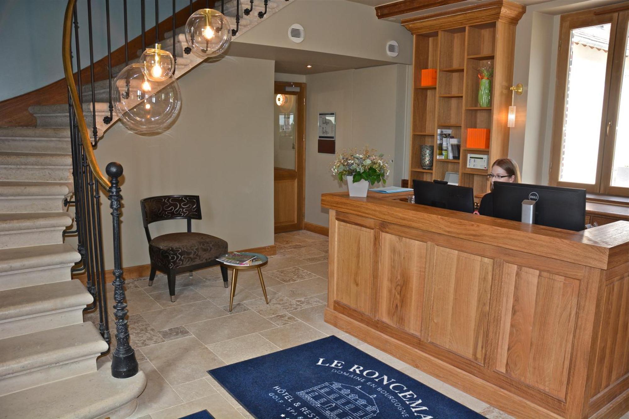Domaine Du Roncemay - Hotel, Restaurants, Spa & Golf Aillant-sur-Tholon Zewnętrze zdjęcie